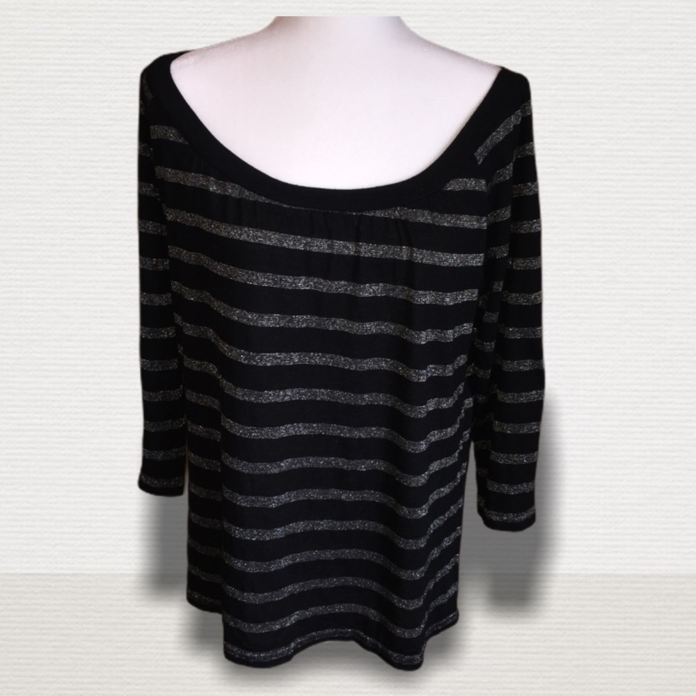 🐞GAP Silver & Black striped top Large